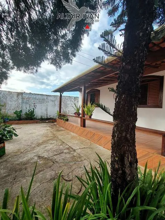 Imagem Casa antiga em bom estado