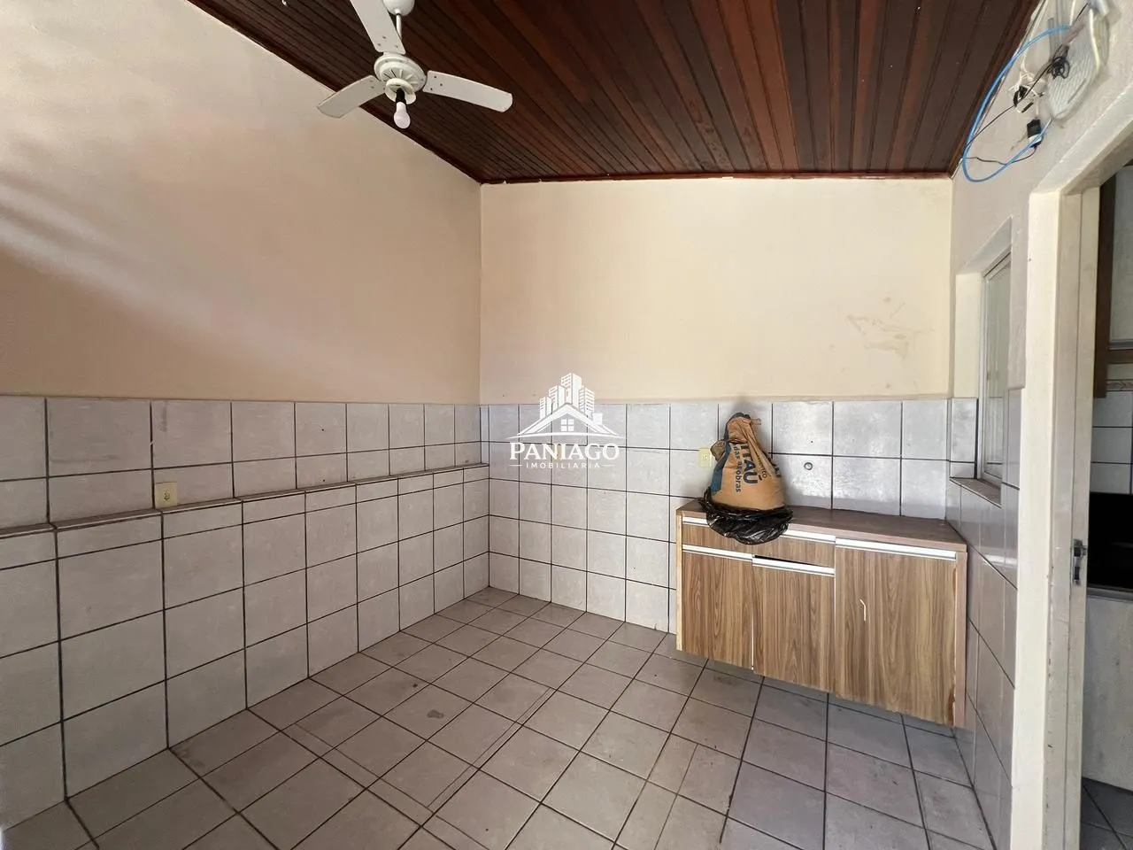 Imagem Locação/Venda casa em condomínio c/3 quartos (1 suíte), Bairro Areão, Cuiabá-MT