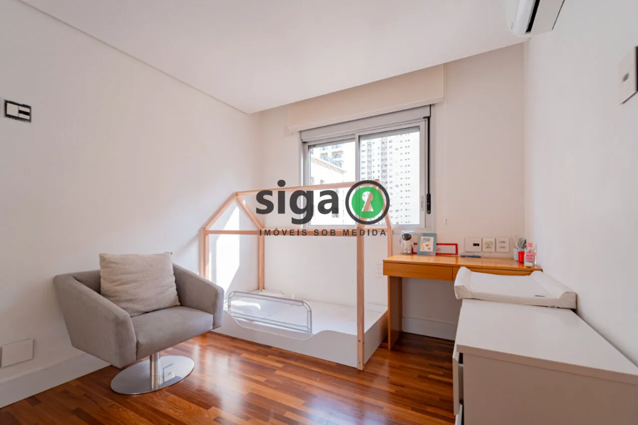 Imagem Apartamento Alto Padrão à Venda no Campo Belo - 220 m² - 3 Suítes - 4 Vagas - Varanda Gourmet