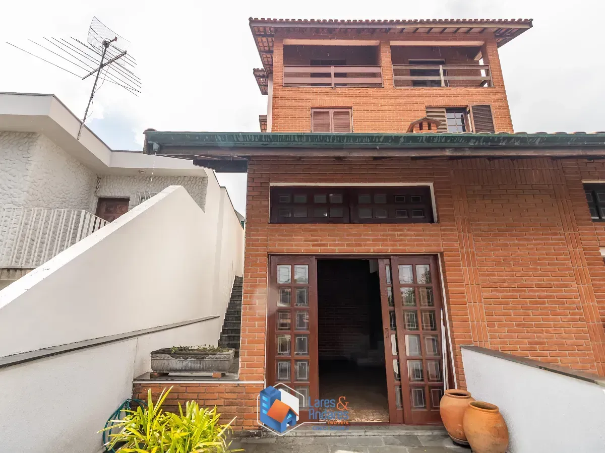 Foto do imóvel Sobrado para venda em Jardim Regina com 3 quartos, sendo 1 suíte, 226m² em Rua Stéfano Mauser