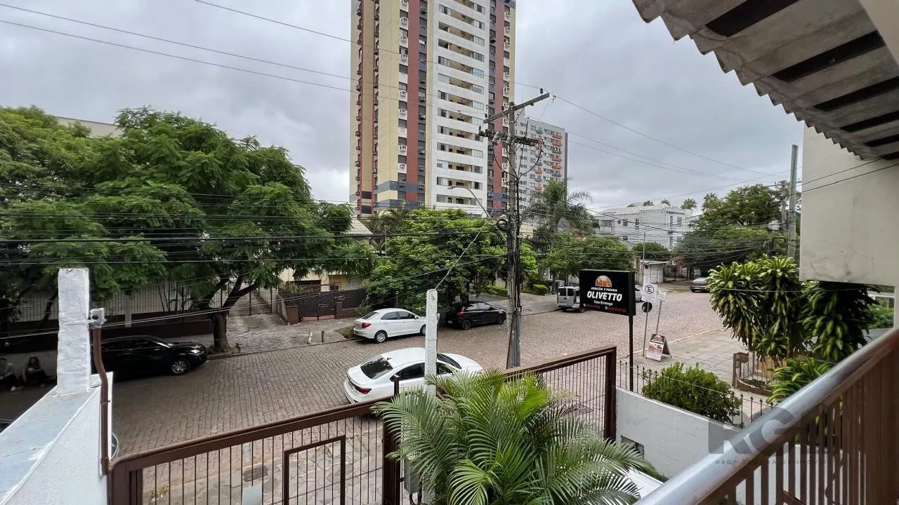 Imagem Apartamentos com 5 quartos, 2 suítes, 4 vagas de garagem, no bairro Santana, Porto Alegre/RS