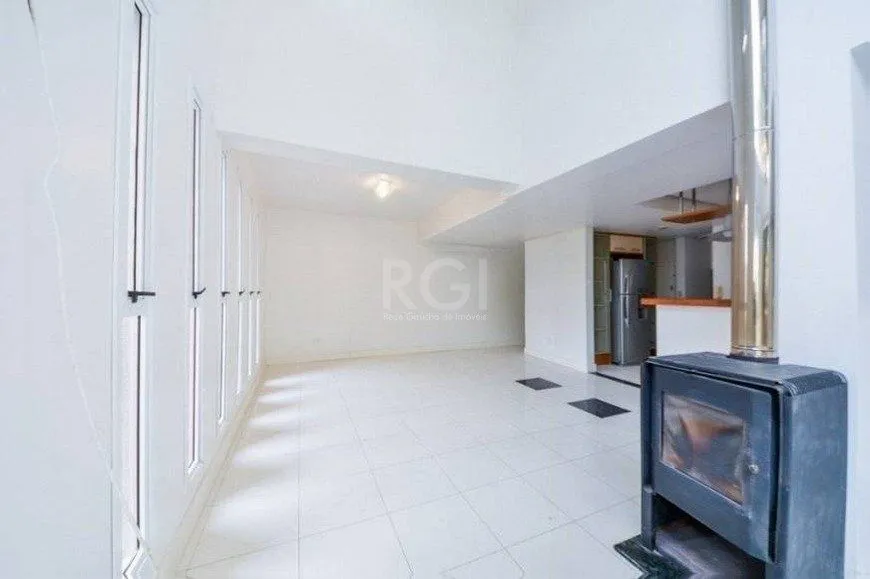 Imagem Casa à venda com 2 quartos, 255m² Rua CORONEL GOMES DE CARVALHO, Sétimo Céu, Porto Alegre