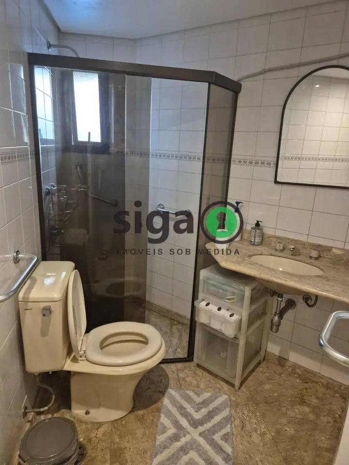 Imagem Apartamento de 148m² com 4 Dormitórios e 3 Vagas na Av. Pavão.
