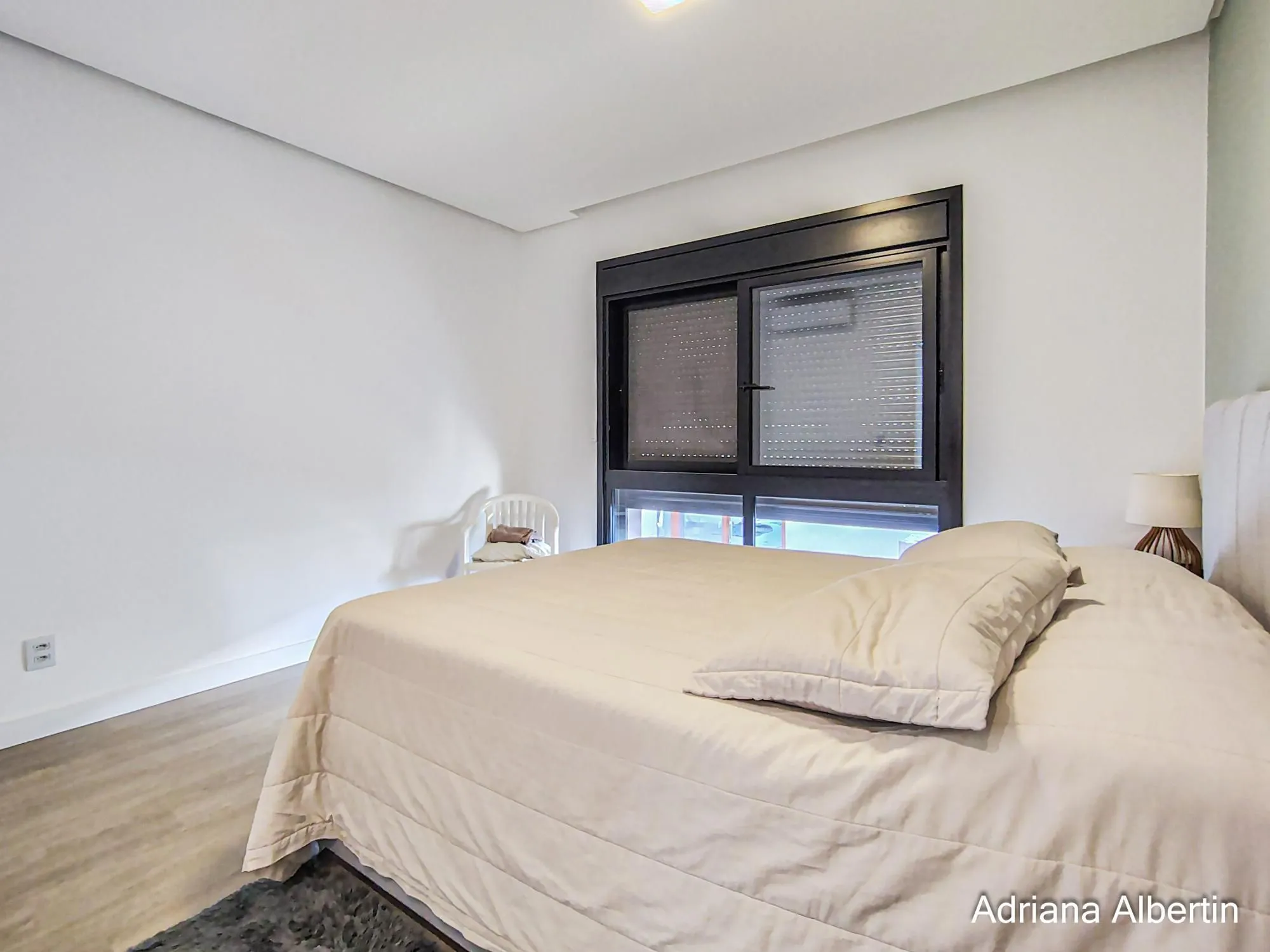 Imagem Casa com 345m², piscina e vista para o Guaiba
