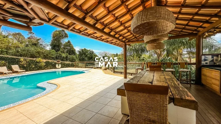 Imagem Imperdível oportunidade: Casa para venda em Armação dos Búzios-RJ, na Ferradura, com 6 quartos, 4 suítes e 900m² de área!