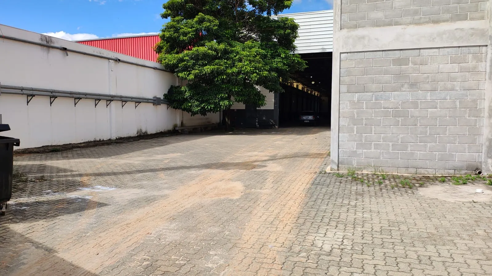 Imagem Galpão Industrial de 1.340 m² para Locação em Terreno de 2.500 m² com Energia Solar, Transformador de 300 KVA e Infraestrutura Completa