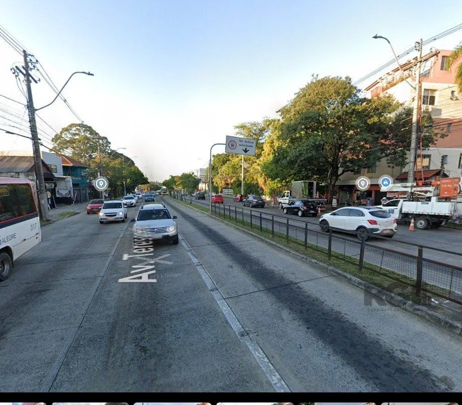 Imagem Casa/ Loja comercial na Av. Teresópolis Porto Alegre.