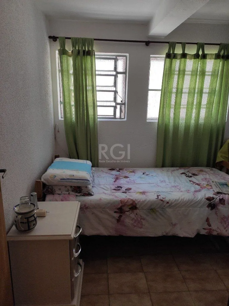 Imagem Casa para Venda - 142.8m², 4 dormitórios, 5 vagas - Teresópolis