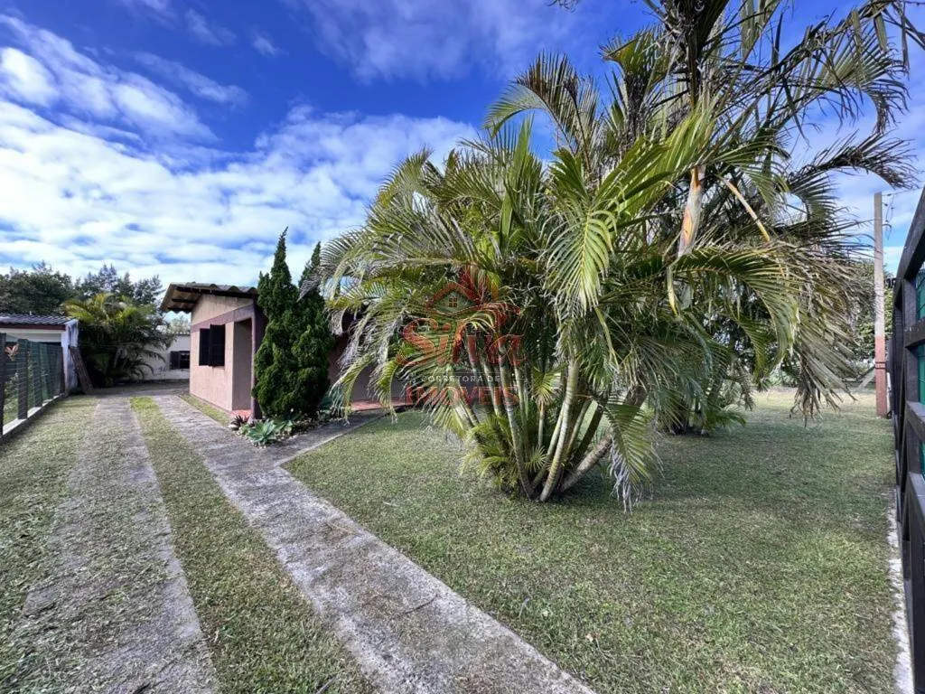 Imagem 1135 |Casa com 3 Dormitórios no Centro a 300m do Mar