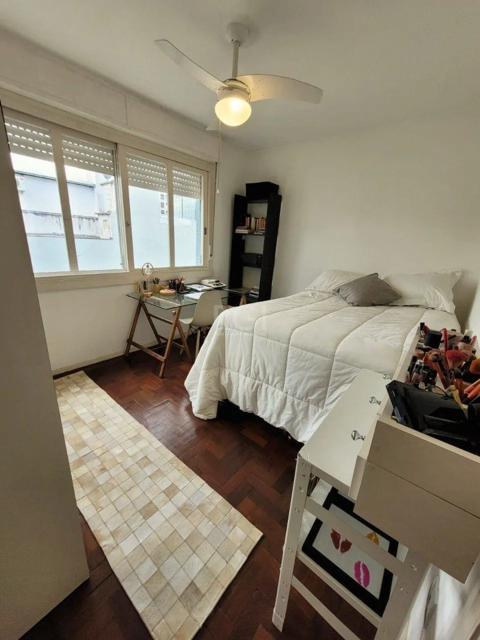 Imagem Apartamento para Venda - 100m², 2 dormitórios, 1 vaga - Menino Deus