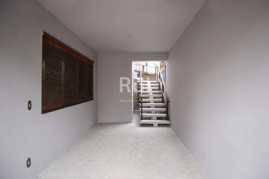 Imagem Casa para Venda - 280m², 3 dormitórios, 2 vagas - Petrópolis