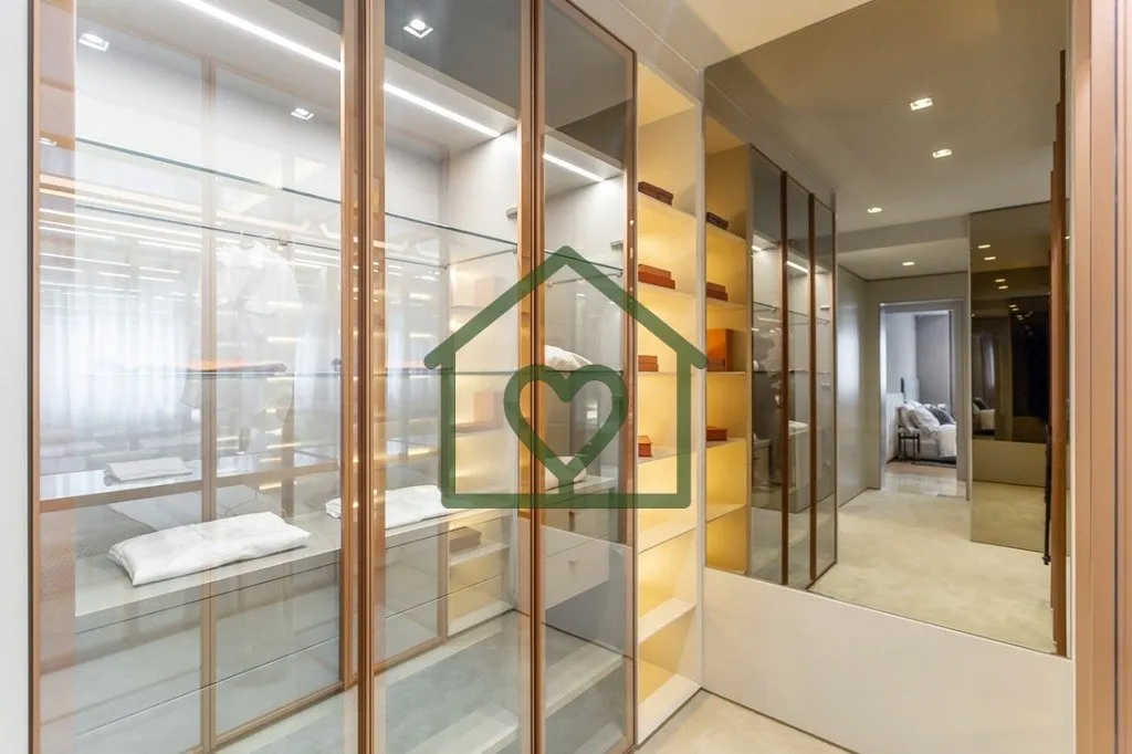 Imagem Jardim Europa, apto andar alto com 202 metros privativos sendo 3 suítes e 3 vagas no Tree Haus, emp...