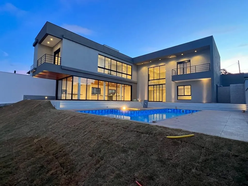 Imagem Casa de alto padrão à venda no Parque Reserva Imperial, Sorocaba, com 4 suítes, 470 m² construídos e terreno de 1.250 m²