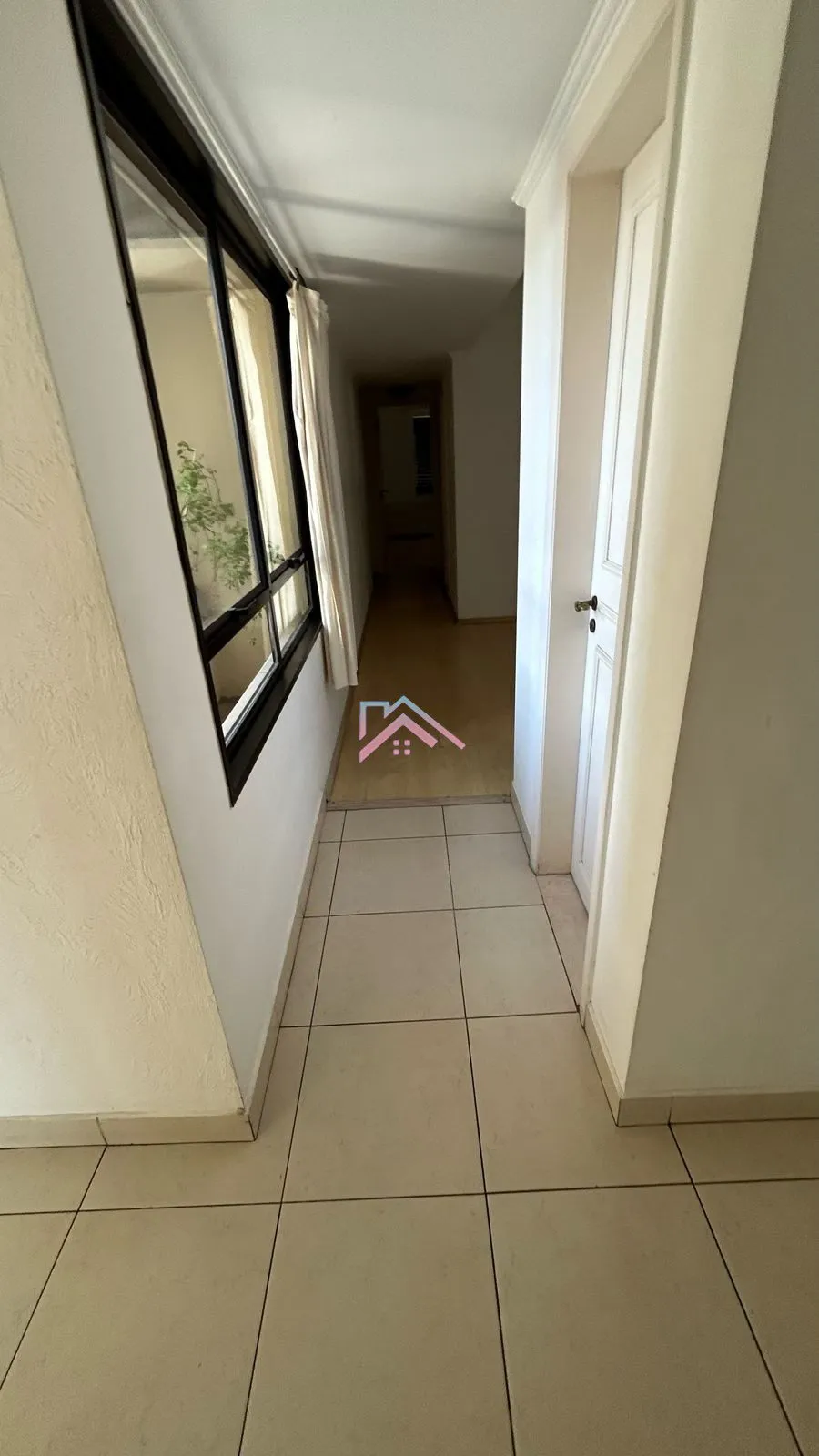 Imagem Apartamento à venda Edifício BBC - área útil 156 m2 com 3 dormitórios sendo 1 suíte / 2 vagas / Cent