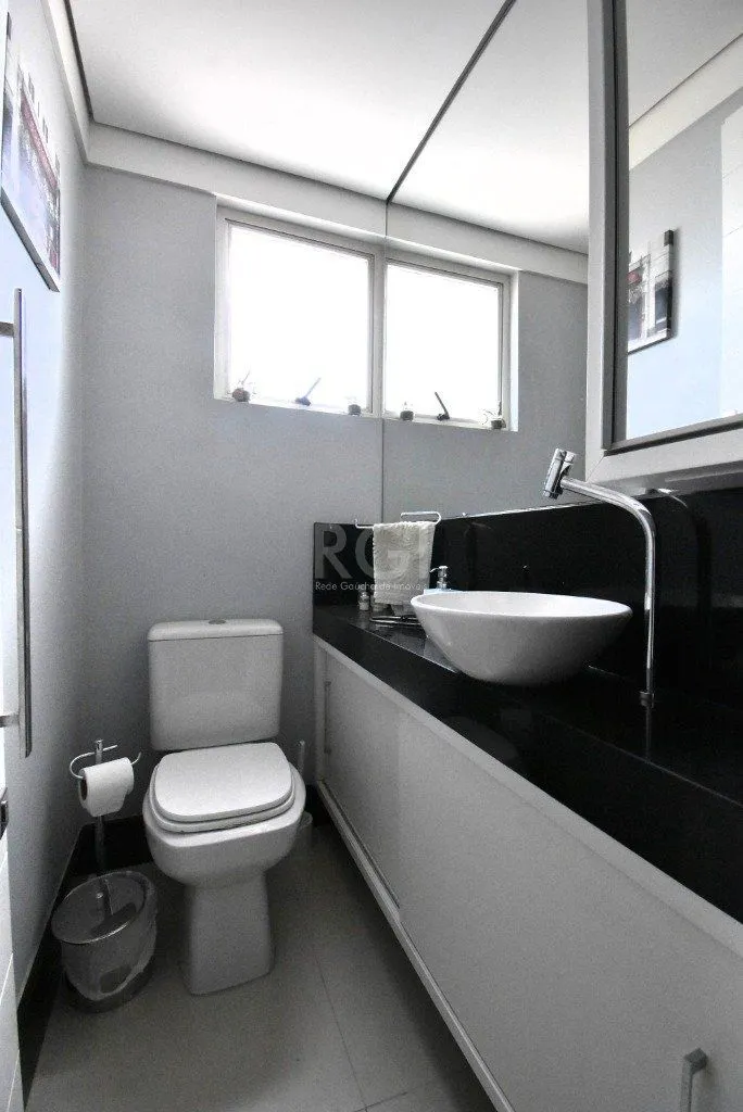 Imagem Conjunto/Sala para Venda - 26.08m², 0 dormitórios, 1 vaga - Menino Deus