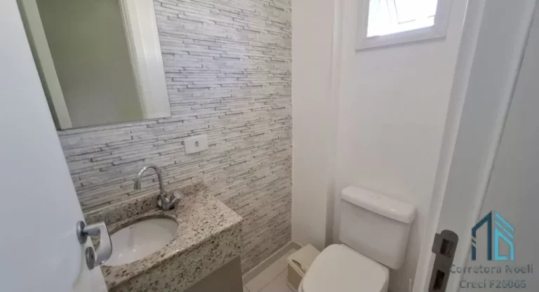 Imagem (Permuta ou financiamento)Sobrado em condomínio, terraço, 03 quartos c/suíte no Vista Alegre em Curitiba PR