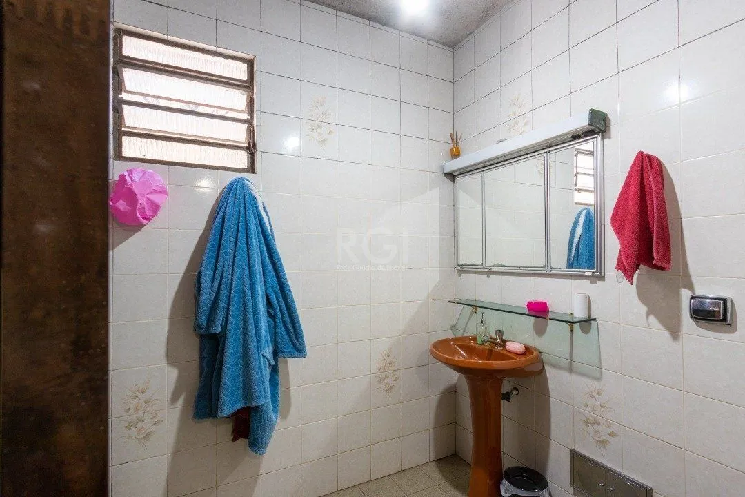 Imagem Casa para Venda - 2200m², 3 dormitórios, Lomba do Pinheiro