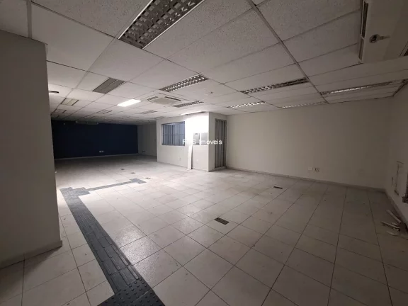 Imagem Prédio Comercial Inteiro para Locação em São Paulo-SP, Campo Belo: 486m², 3 Banheiros, 2 Vagas de Garagem!