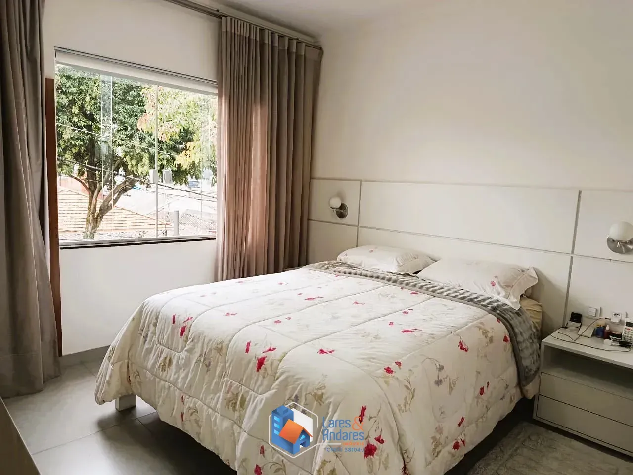 Imagem SOBRADO IMPECÁVEL À VENDA COM 250 M², 3 DORMS (1 SUÍTE), COZINHA INTEGRADA COM ÁREA GOURMET, MÓVEIS PLANEJADOS E 2 VGS - VILA PRUDENTE, SÃO PAULO, SP.