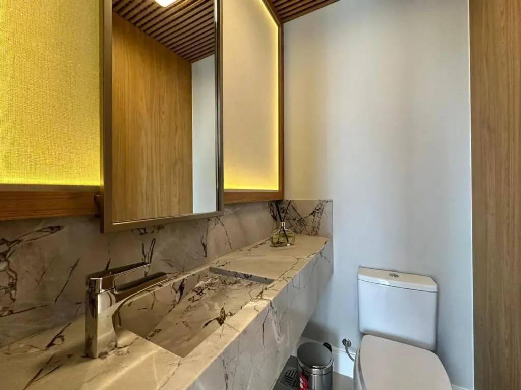 Imagem Casa em Condominio 4 Dormitórios - Bairro xangri-la
