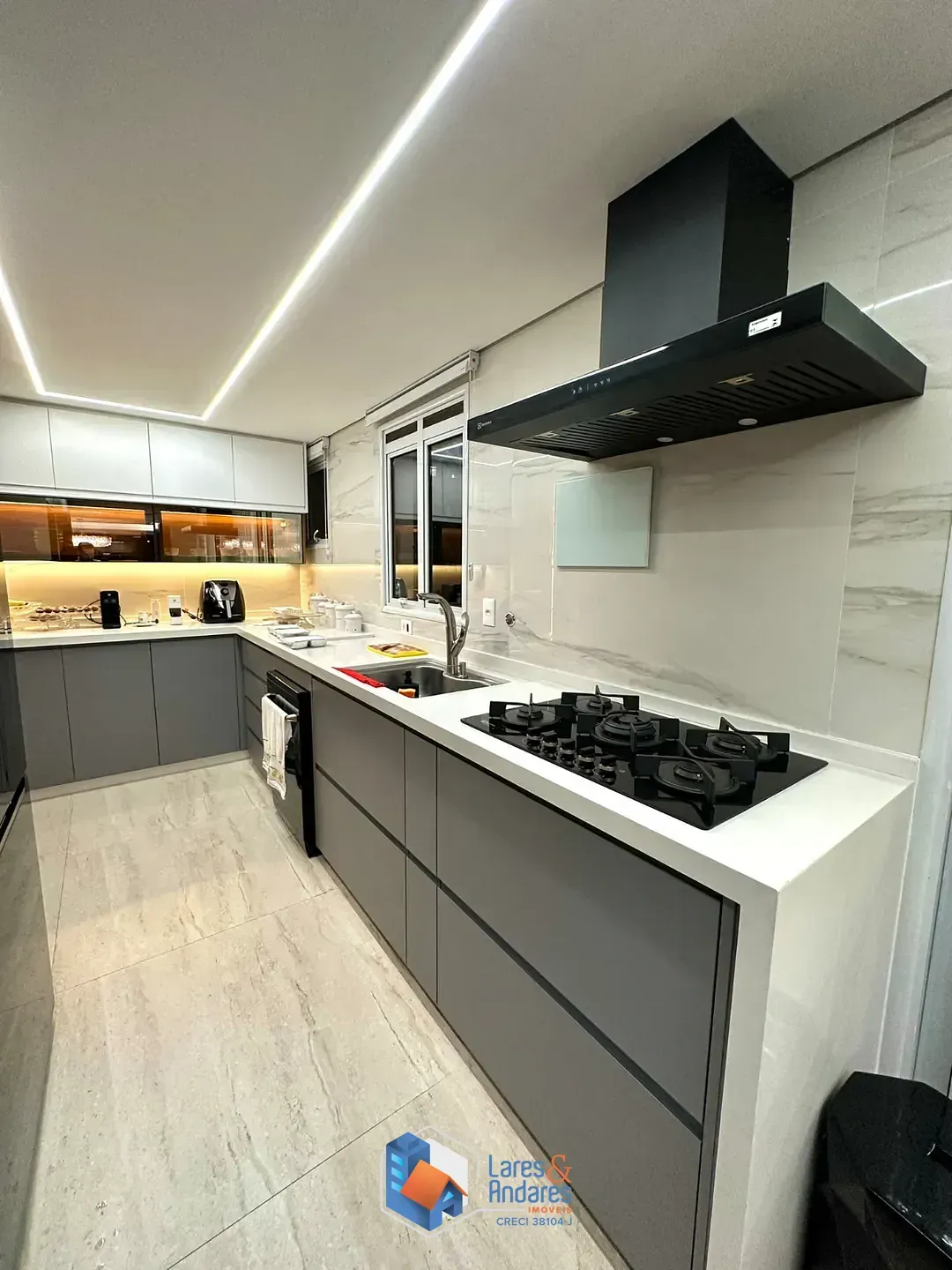 Imagem Apartamento para venda em Santana com 3 quartos, sendo 2 suítes, 196m²