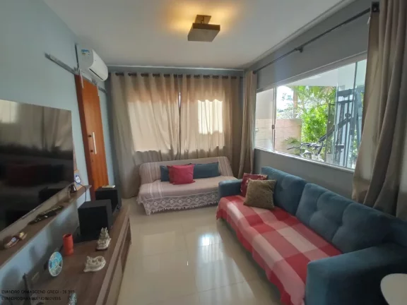 Imagem Luxuosa Casa em Condomínio à Venda em Camaçari-BA, Vila de Abrantes: 4 Quartos, 4 Suítes, 2 Salas, 2 Banheiros, 4 Vagas, 280m².