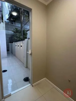 Imagem Na Protásio Alves, térreo com 2 dormitórios e pátio. Reformado e semimobiliado..