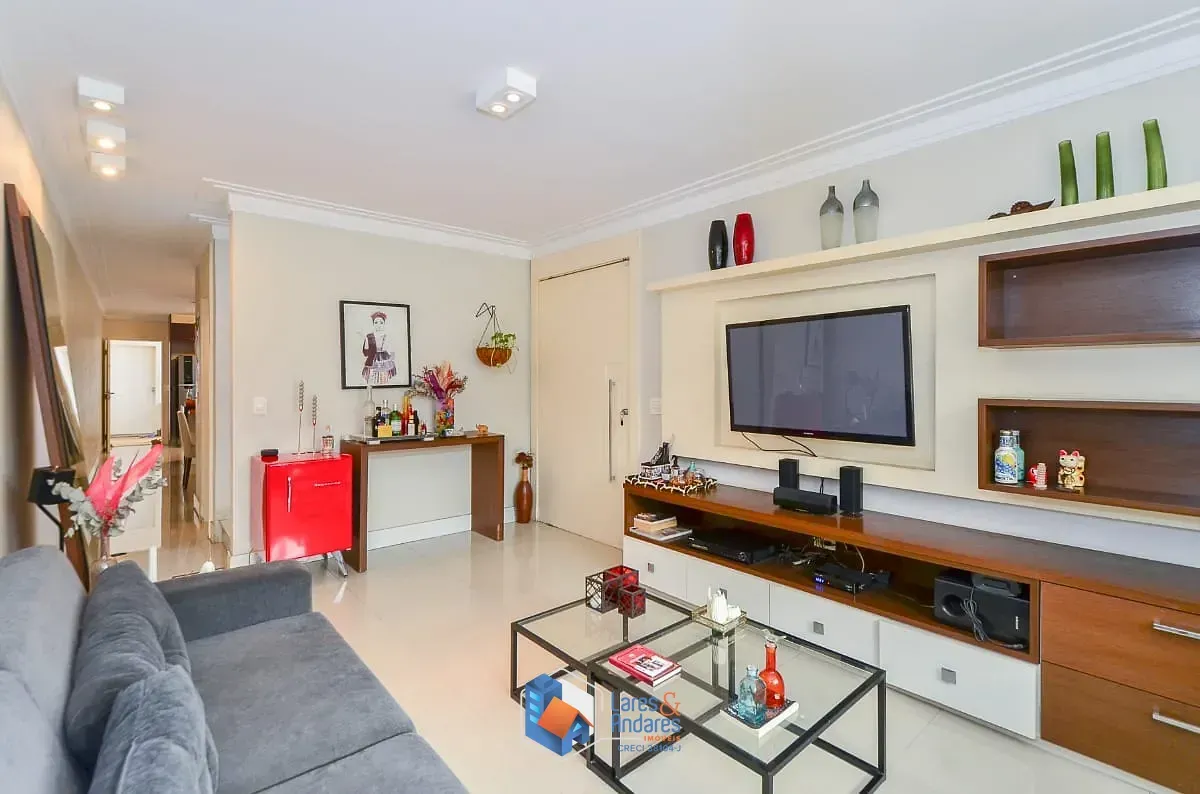 Imagem Sobrado para venda em Jardim das Vertentes com 3 quartos, sendo 1 suíte, 160m²