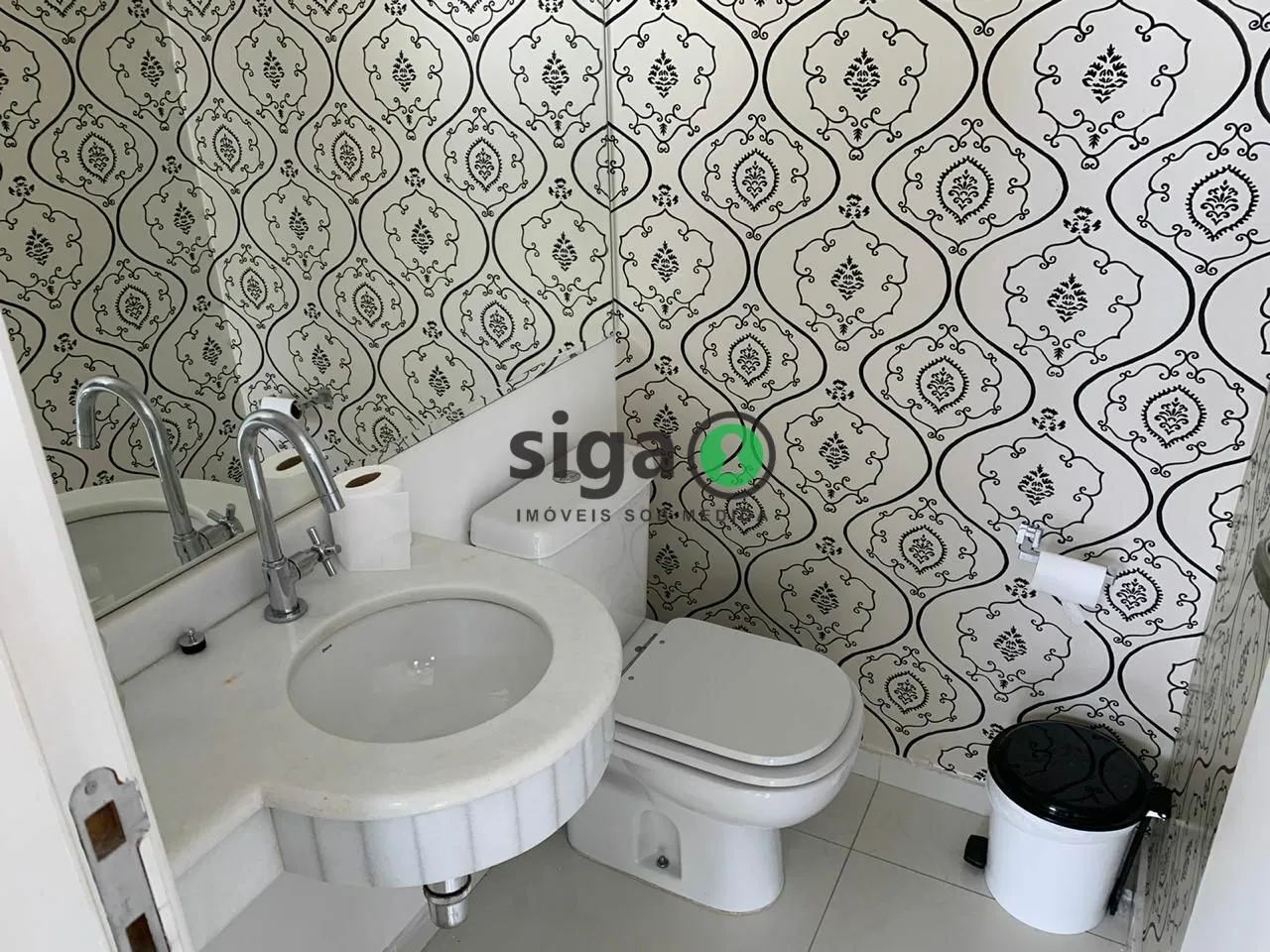 Imagem Conjunto Comercial Mobiliado no Vertex Moema com Vaga e Varanda.