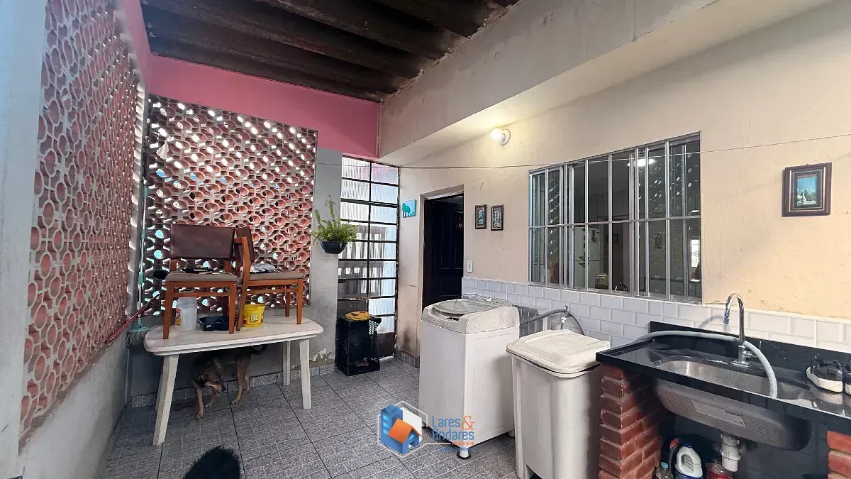 Imagem Casa para venda em Chácara Santa Maria com 4 quartos, sendo 1 suíte, 171m²