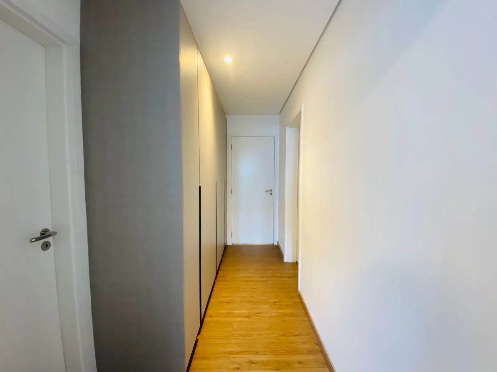 Imagem Apartamento para locação em São Paulo-SP, Green Valley Alphaville: 3 suítes, 2 salas, 4 banheiros, 4 vagas, 228m². Aproveite!