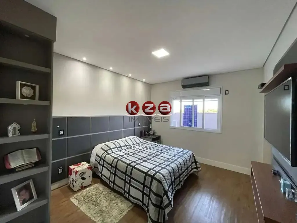 Imagem Casa de alto padrão a venda e locação, com 3 suites no Condomínio Residencial Villa Lombarda em Valinhos-SP