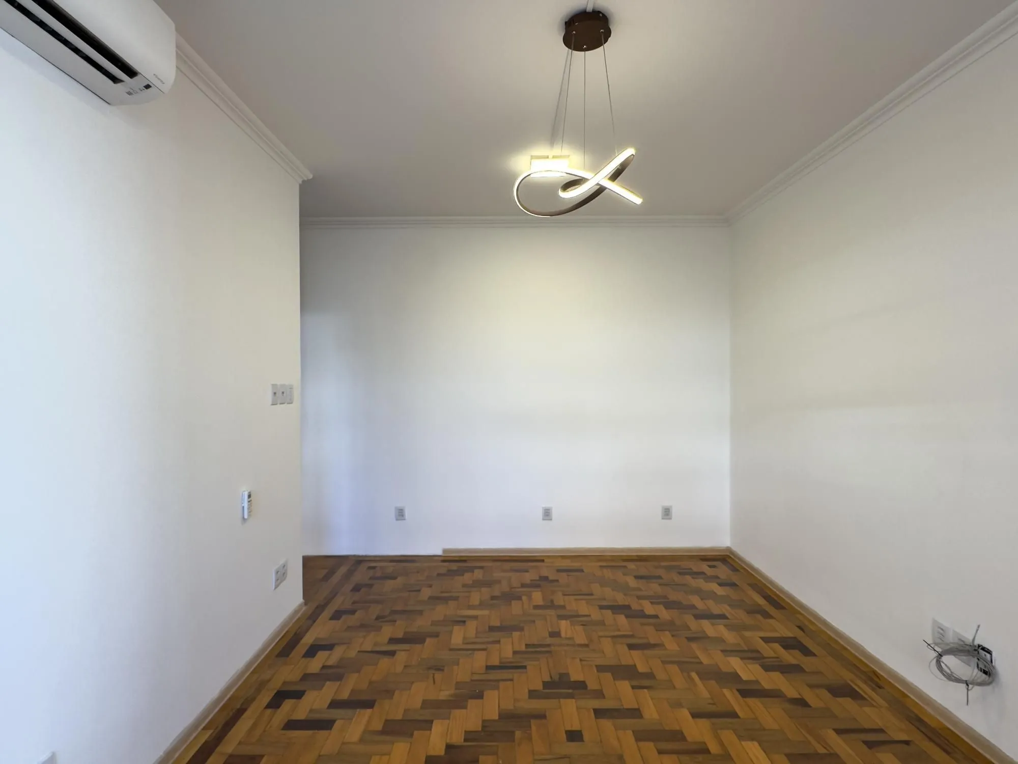 Imagem Apartamento reformado de 67m², 2 dormitórios com peças amplas na Praia de Belas