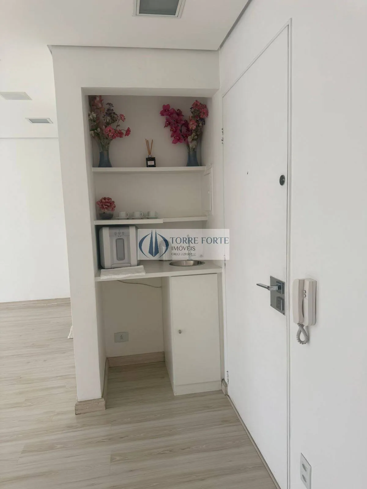 Imagem Ótima sala comercial com 42 m², 1 banheiro, 1 vaga de garagem, no Brooklin