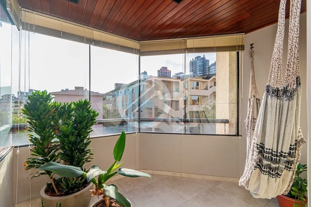 Imagem Nesse apartamento sobra coisa boa! Andar inteiro! Alto astral, sol, vista, espaço, bem-estar, local...