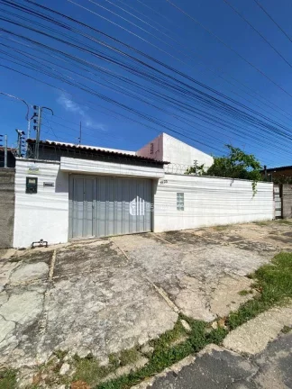 Foto do imóvel Casa à venda, 300 m² por R$ 850.000 - Pirajá - Teresina/PI
