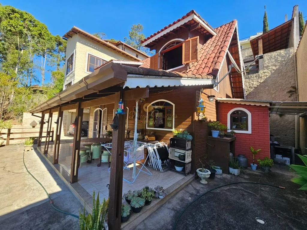 Imagem Casa em Condomínio para Venda em Teresópolis / RJ no bairro Tijuca