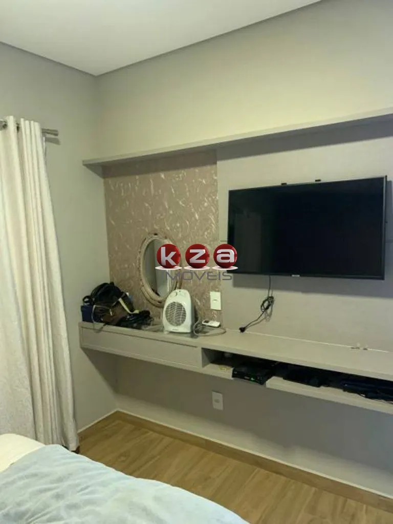 Imagem Casa para venda no Condomínio Portal do Jequitibá em Valinhos-SP: 3 quartos, 3 suítes, 1 sala, 4 banheiros, 2 vagas de garagem, 180 m².