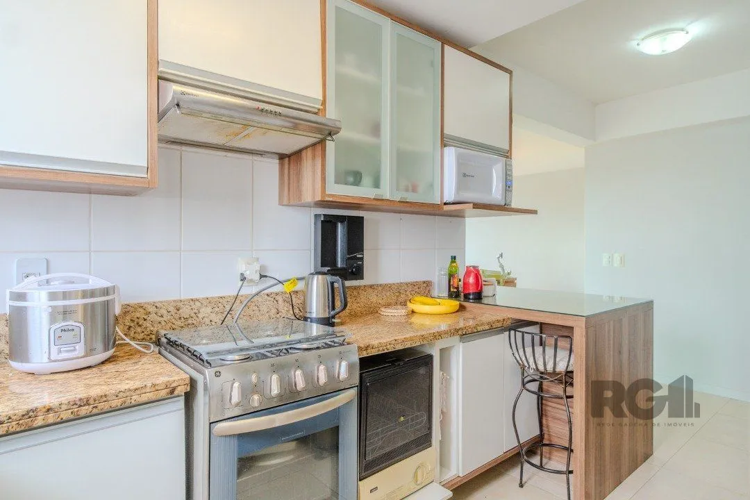 Imagem Cobertura Horizontal, 3 quartos, 1 suite, piscina, condominio com infra, 2 vagas - Bairro Tristeza