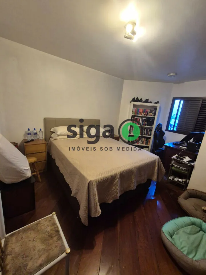 Imagem Apartamento de 148m² com 4 Dormitórios e 3 Vagas na Av. Pavão.