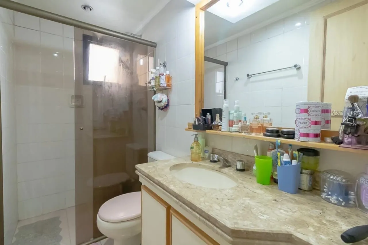 Imagem Apartamento com 4 dormitórios, 99 m² e 2 vagas em localização privilegiada.