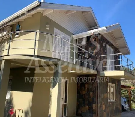 Imagem Excelente sobrado a venda no bairro São Lucas em Canela/RS - 4 dormitórios