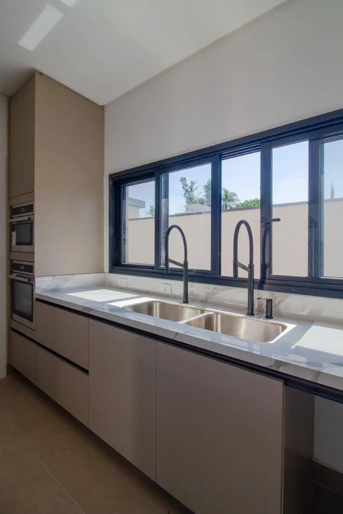 Imagem Sobrado de 430m² Localizado no Alphaville Residencial 2 em Barueri/SP!