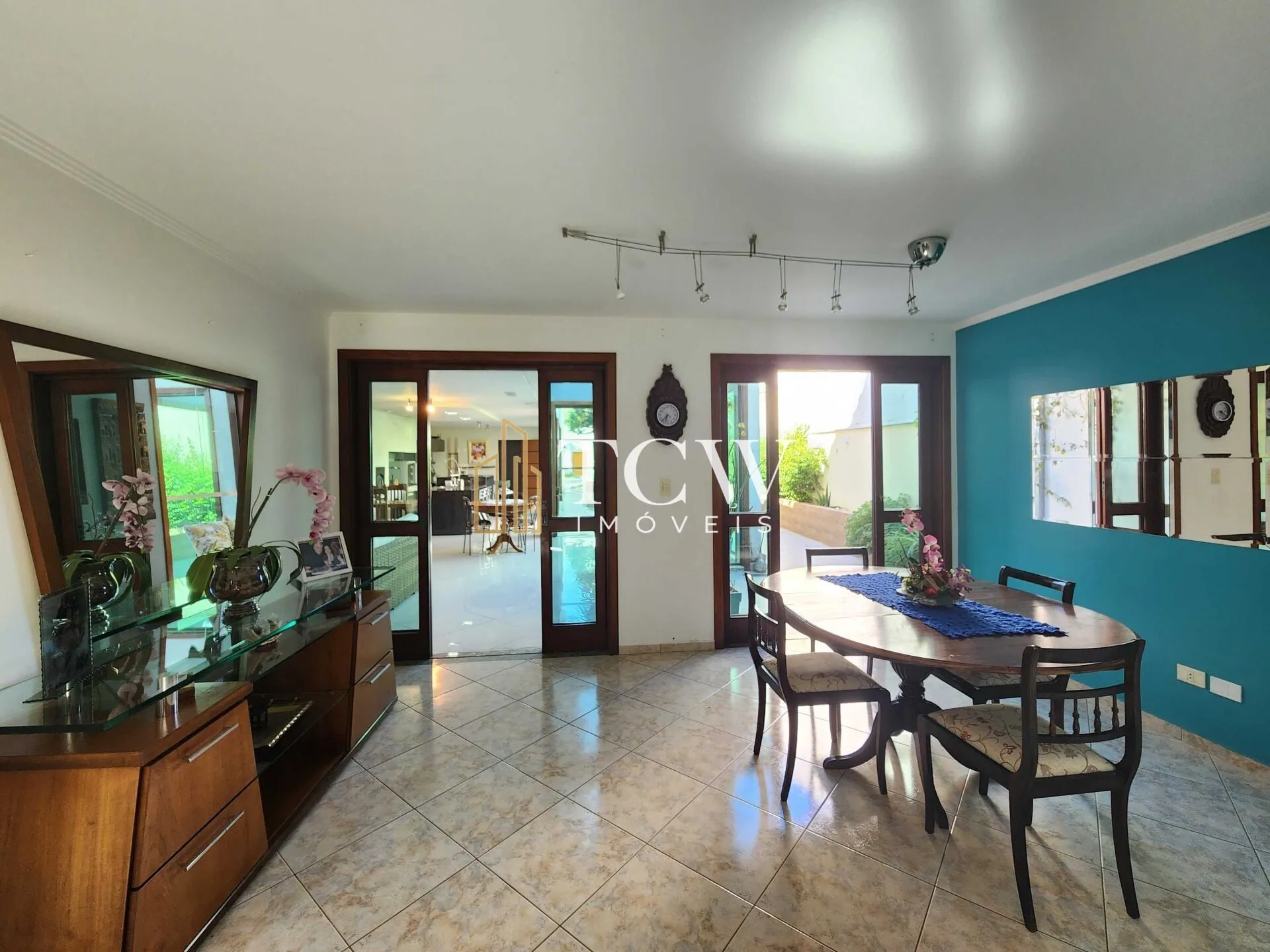Imagem Casa de Condomínio com 7 Quartos à venda em Sorocaba