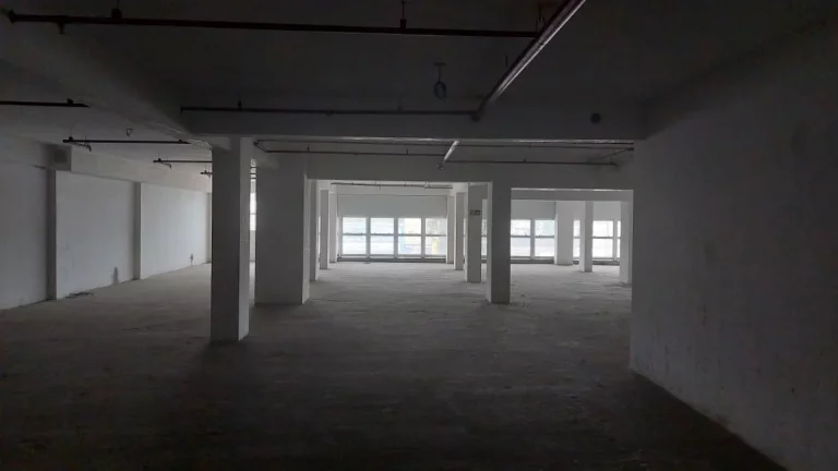 Imagem Comercial para Venda em Itaboraí/RJ - 0 Dorm. 380 m2 Área Útil