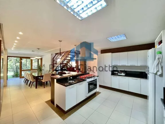 Imagem Linda casa de campo à venda na Fazendinha Granja Viana