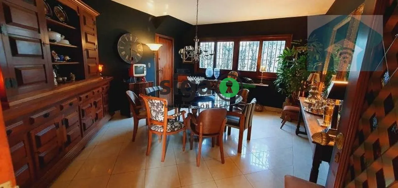 Imagem CASA À VENDA NO MORUMBI COM 5 SUÍTES, PISCINA E 5 VAGAS