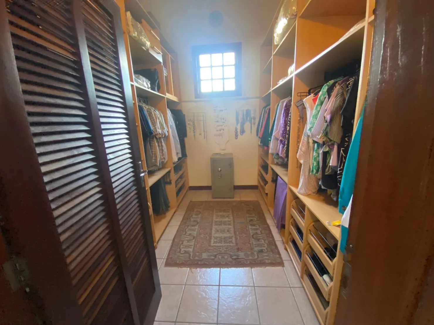 Imagem Casa à venda 3 Quartos, 1 Suite, 4 Vagas, 600M², Internacional Park, Guaratinguetá - SP