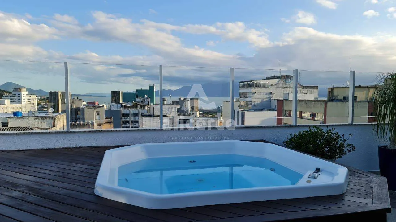 Imagem Cobertura à venda com 3 quartos 1 suíte, 173m² em Centro Florianópolis