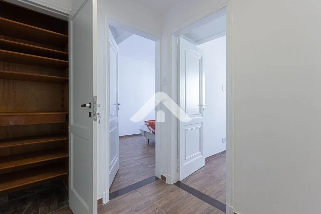 Imagem Oportunidade Estratégica em Laranjeiras - Apartamento de 93 m² com Localização Privilegiada